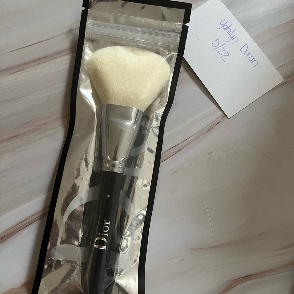 Dior powder brush